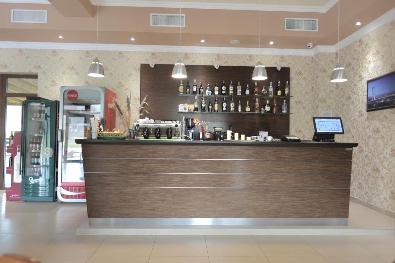 Pensiune Restaurant Liana Mehadija Exterior foto
